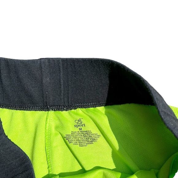 SPORT Green Active Shorts Size Medium - Picture 3 of 3